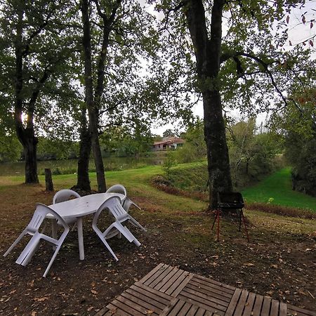 Camping De La Chagnee Saint-Aubin-le-Cloud Zimmer foto